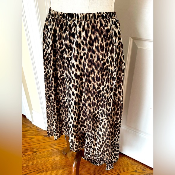 🐆 High-low Cheetah Print Skirt 🐆 - Picture 2 of 2